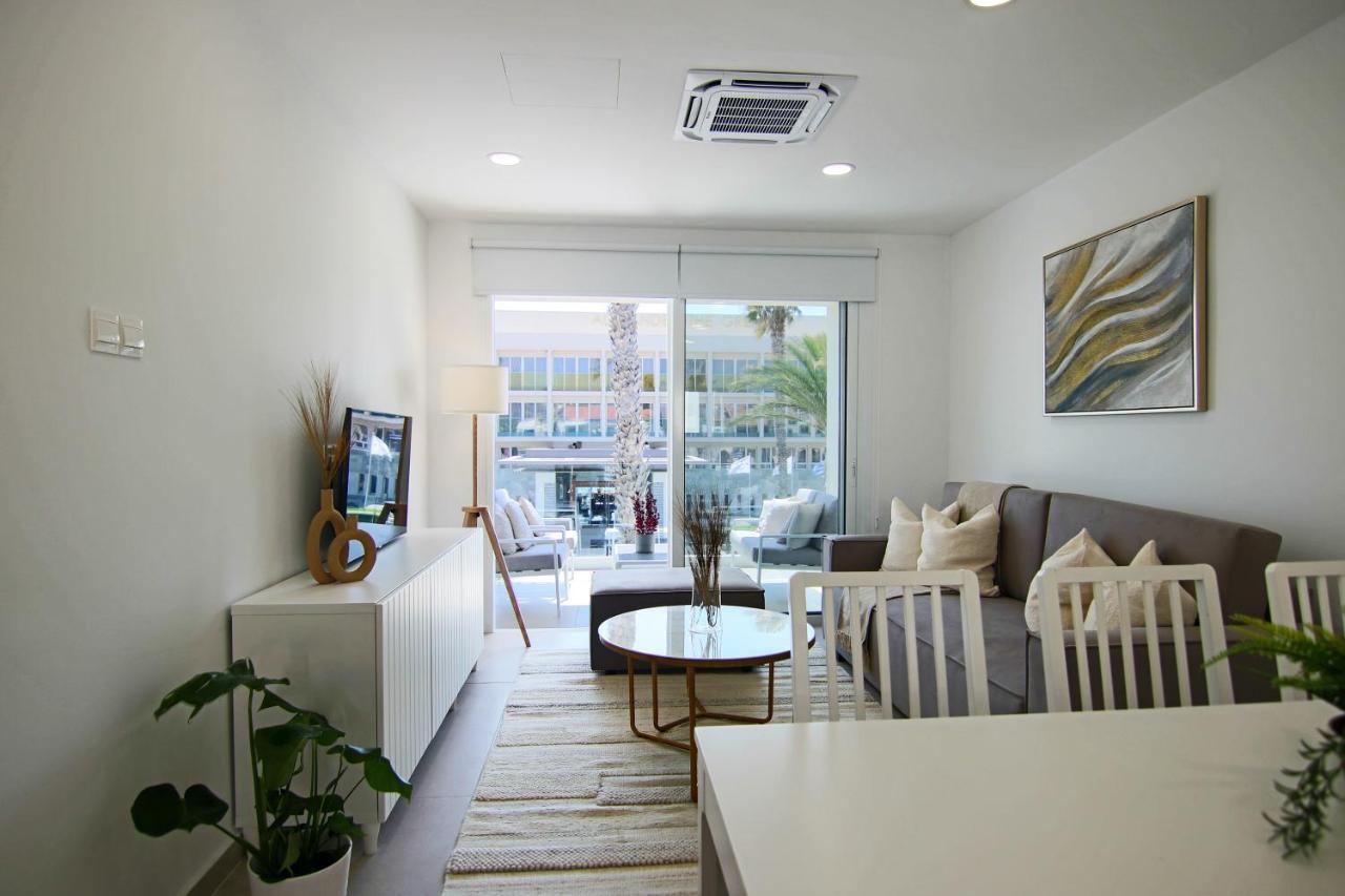 Phaedrus Living: Seaview Luxury Flat Limnaria 114 Apartamento Pafos Exterior foto