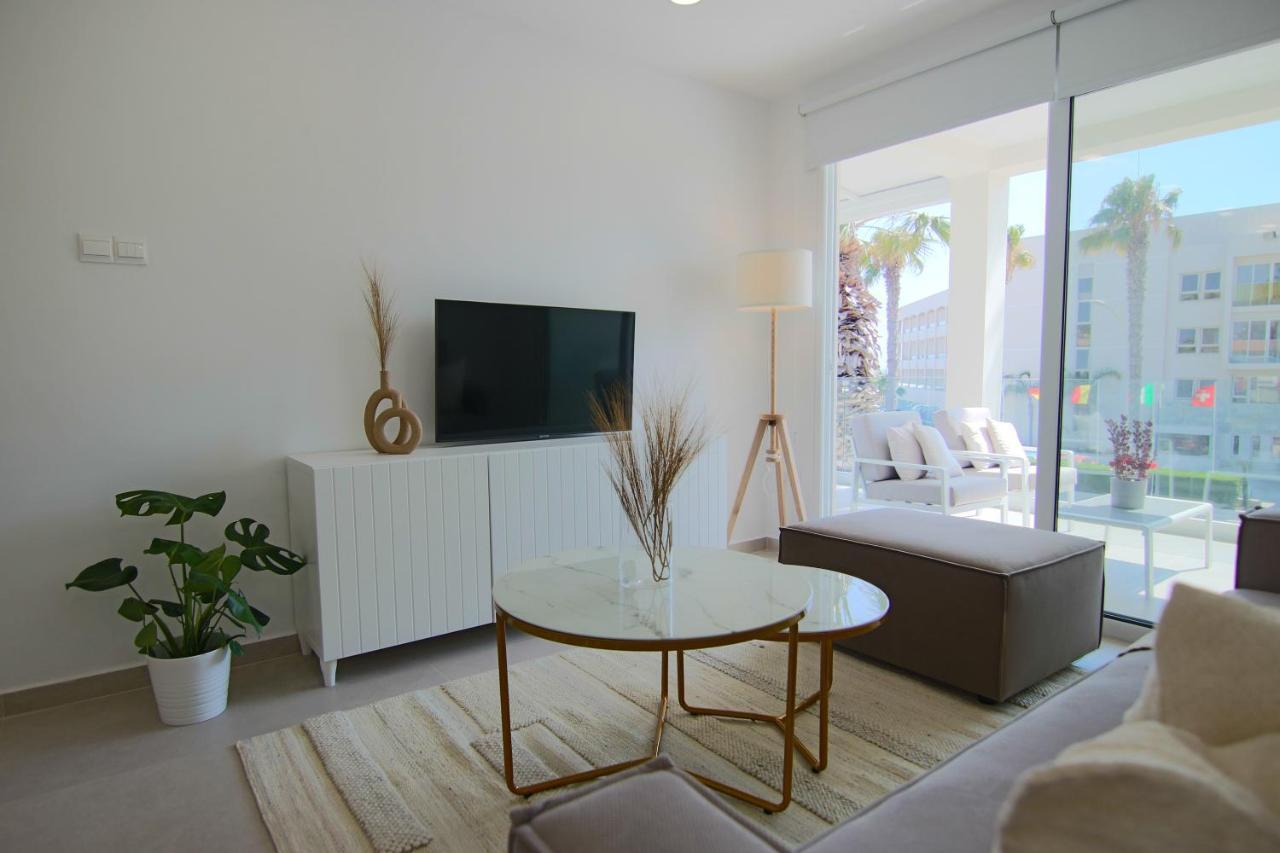 Phaedrus Living: Seaview Luxury Flat Limnaria 114 Apartamento Pafos Exterior foto